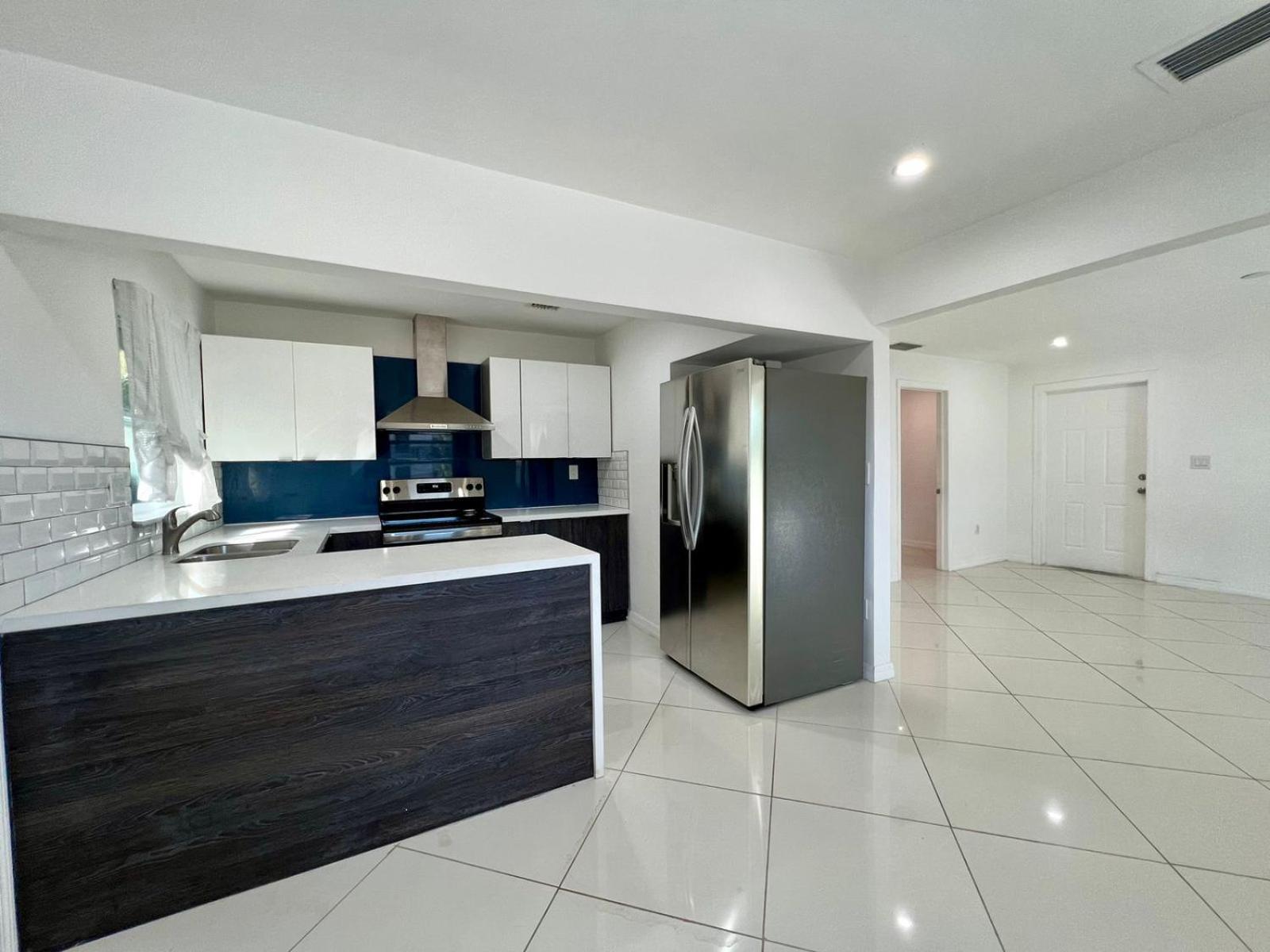Beautiful, Fully Furnished 4Bed 2Bath House - 5 Minute Walk To Miracle Mile Downtown Coral Gables Villa Miami Exterior photo